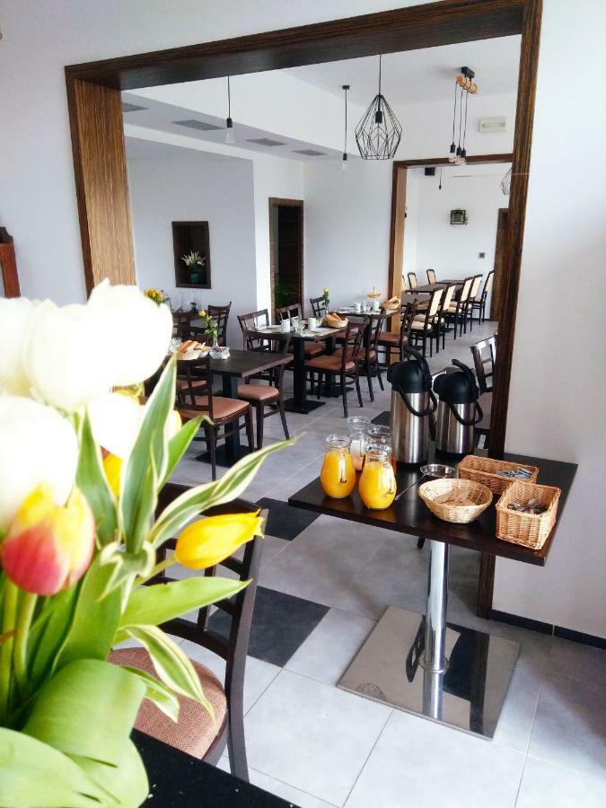 Hotel Brada Jicin Ngoại thất bức ảnh